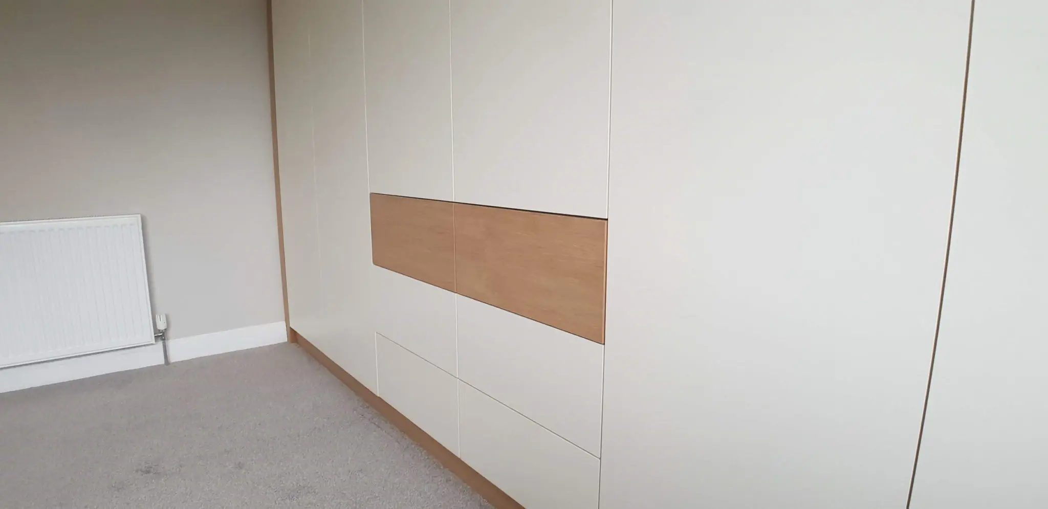 Oak element wardrobe