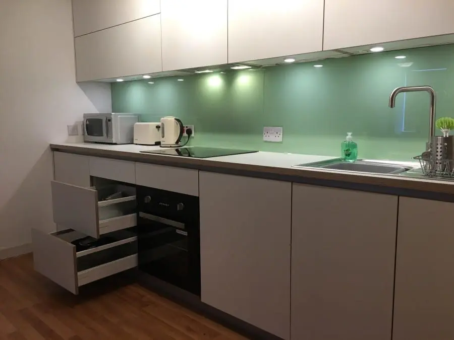 White plywood kitchen furniture Sheffield White plywood kitchen furniture Sheffield