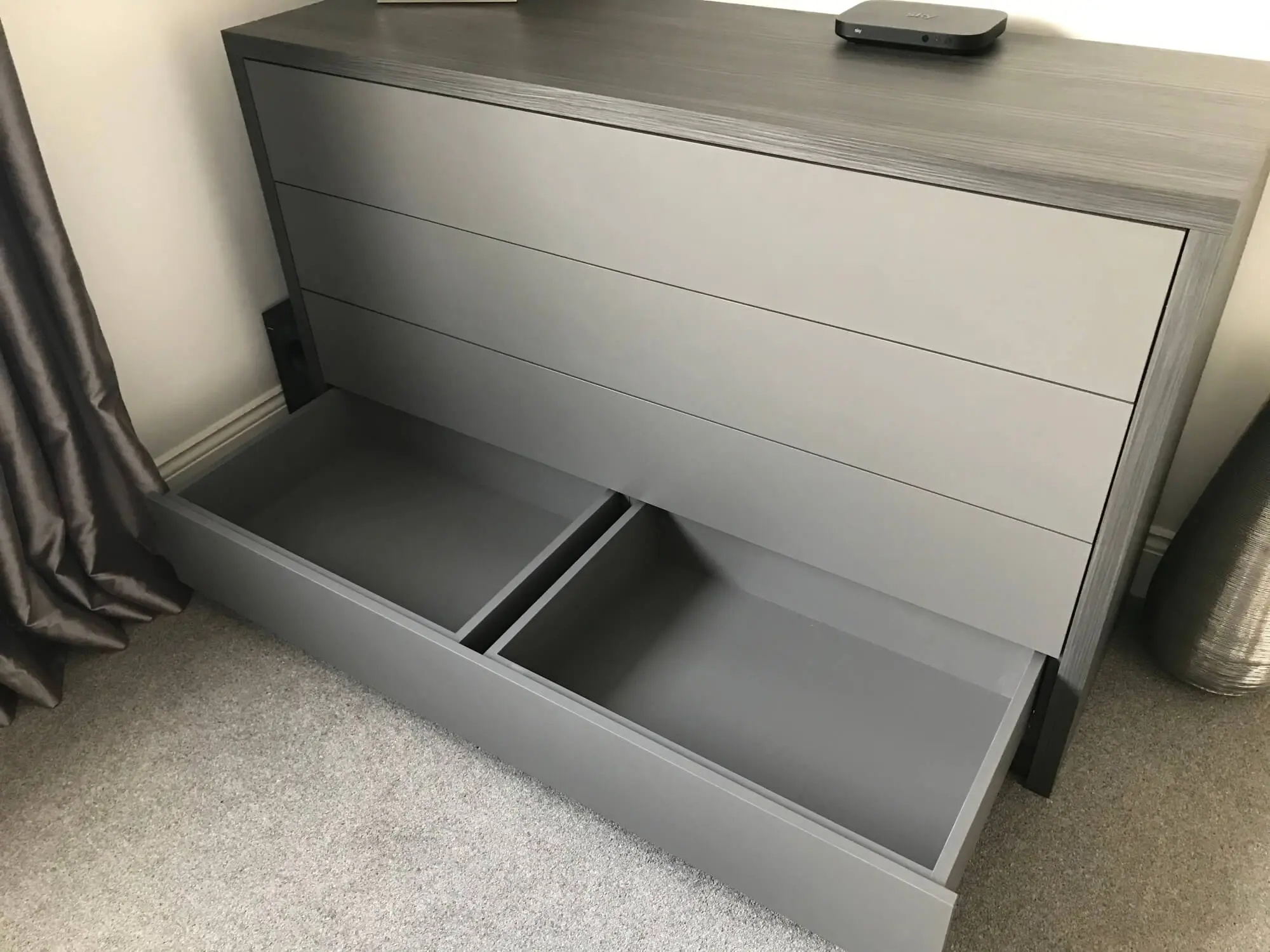 Push to open drawers