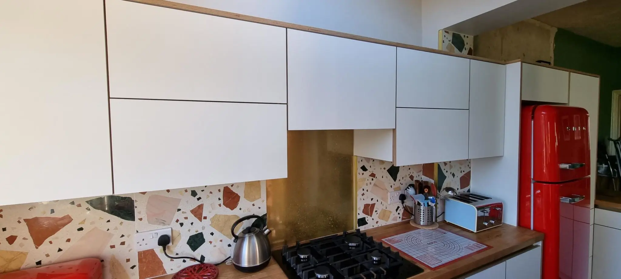 Modern style kitchen