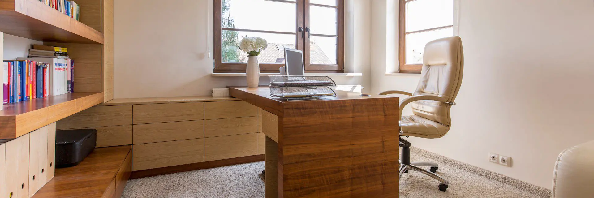 Fitted offcie furniture