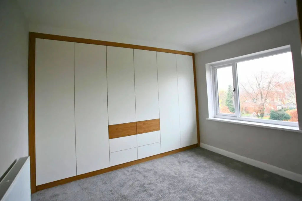 Bespoke fitted modern style wardrobe Pudsey - Leeds