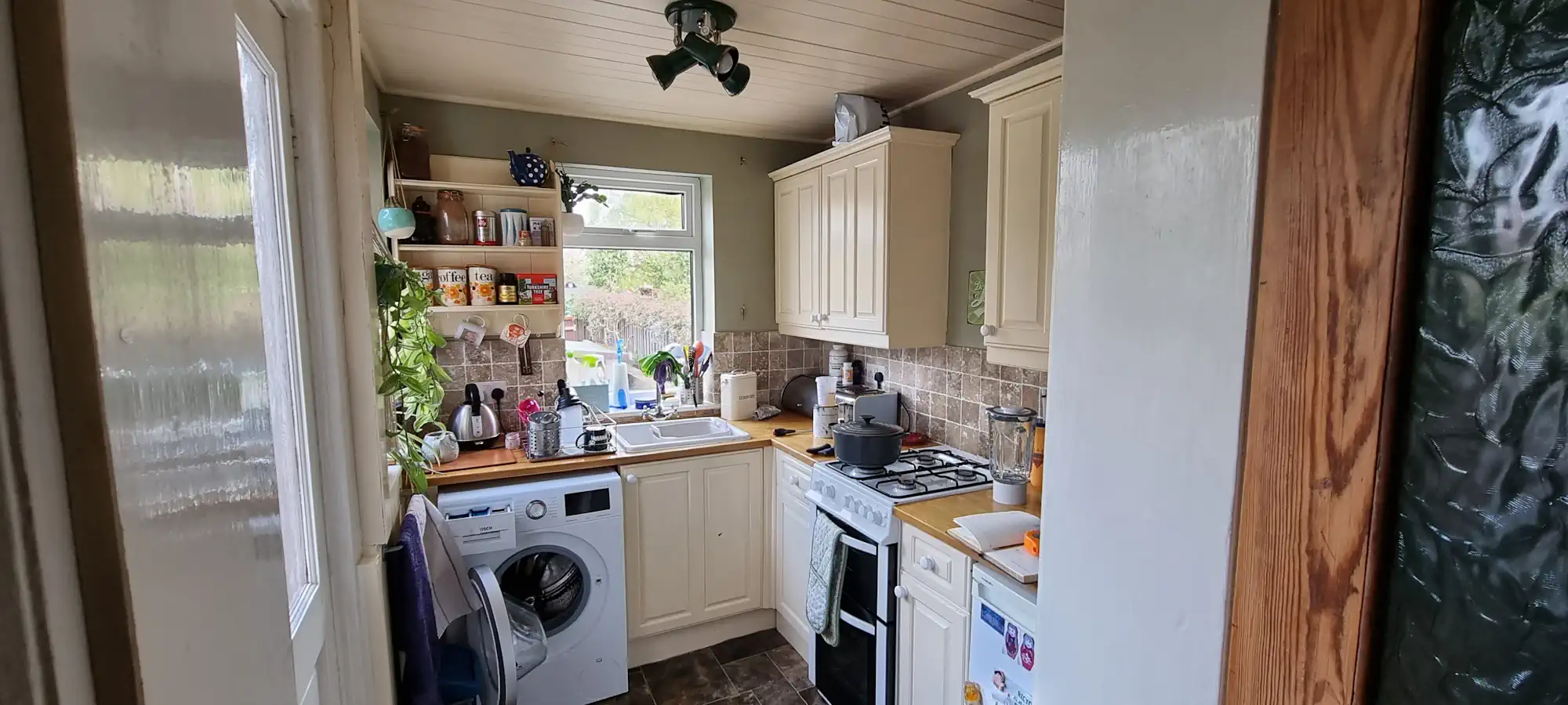 Kitchen before renovation Kitchen leeds before renovation